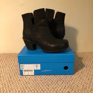 John Fluevog black boots “Rosy” is the style.